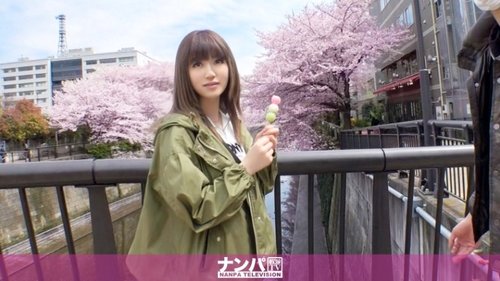 初次拍摄的清纯女大学生：樱花祭偶遇大胸美女，害羞面试大秀身材