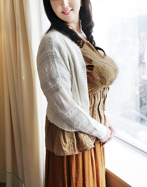 52歲I罩杯熟女外遇：巨乳人妻初體驗，剃毛陰戶被狂插昏厥